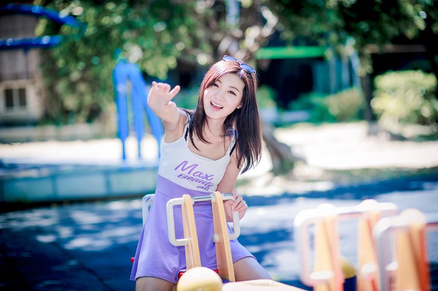 我以前可笨了，遇到女生都会脸红的，不过见到你之后，我竟然去学了满满的情话套路。